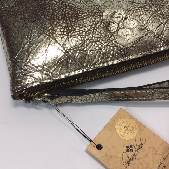 NWT💄 Patricia Nash Gold Wristlet - Picture 11 of 13